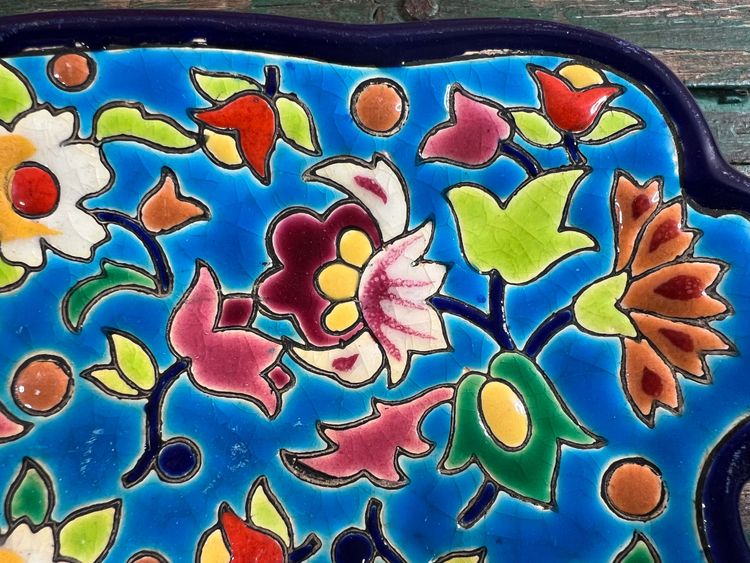 Piatto per torta smaltato Longwy – decorazione floreale policroma – circa 1950