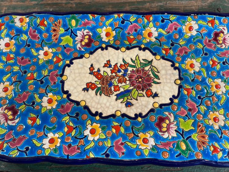 Piatto per torta smaltato Longwy – decorazione floreale policroma – circa 1950