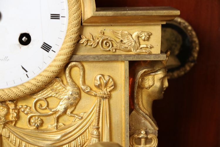 Restoration clock to the birth of the Duke of Bordeaux, in gilded bronze