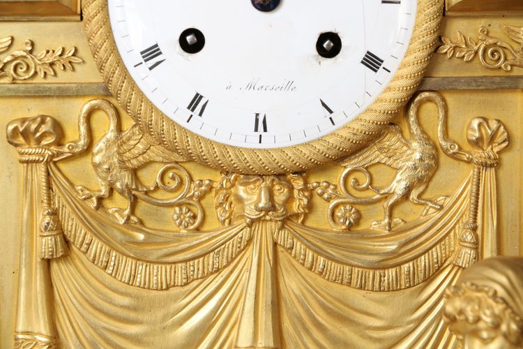 Restoration clock to the birth of the Duke of Bordeaux, in gilded bronze