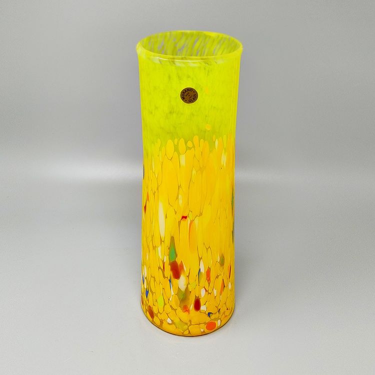Vaso di lusso giallo anni '70, realizzato a mano in vetro di Murano dal Maestro del Vetro. Prodotto in Italia.