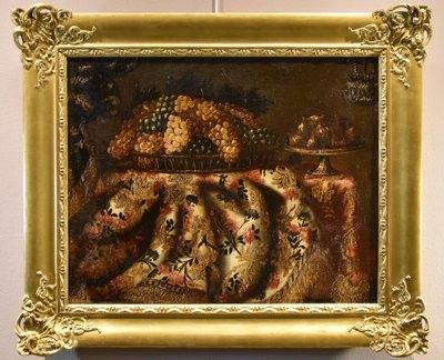 Stillleben mit Teppich, Trauben und Feigen, Antonio Gianlisi II (1677 - 1727)