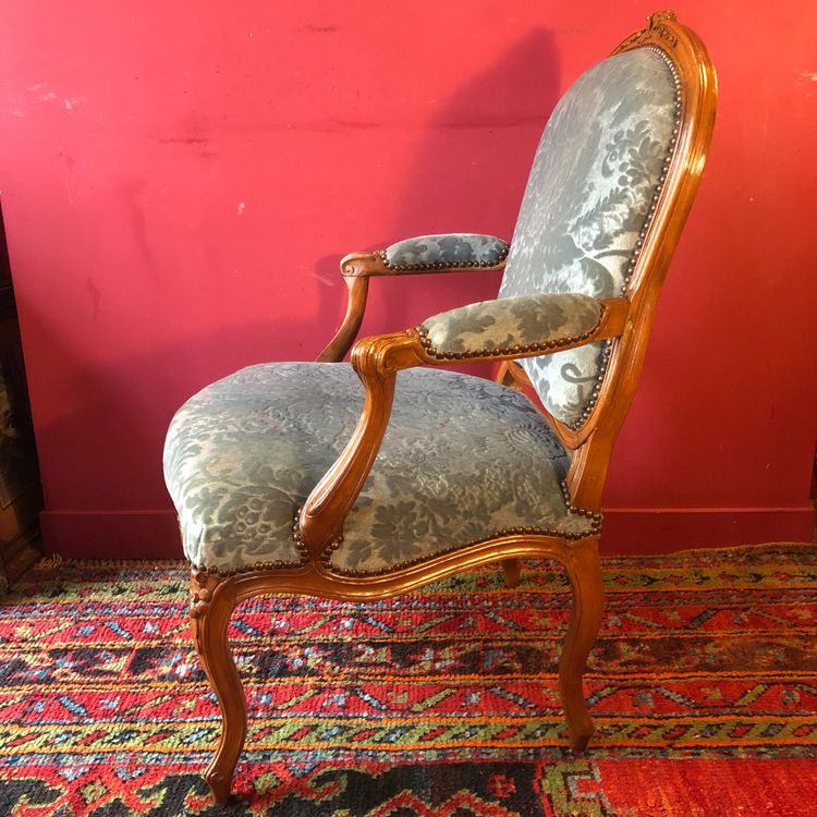 Queen's armchair, Louis XV period