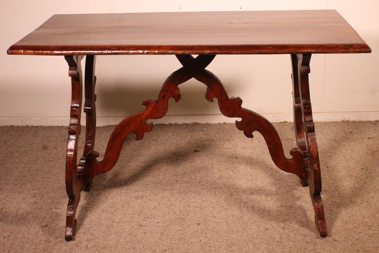 17th Century Italian Renaissance Walnut Table