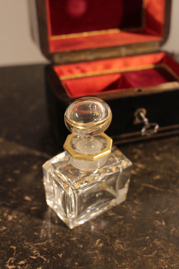 Musical perfume box