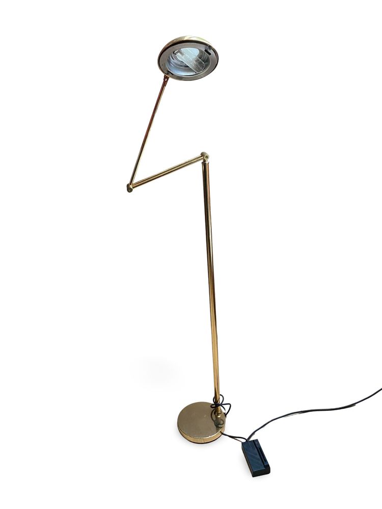 Articulated halogen lamp in chrome-plated brass – 1990s design – Made in Italy – Height 155cm