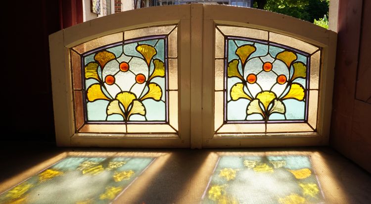 Buntglas - Buntglasfenster - Querbalken mit Ginkgo-Biloba-Blättern