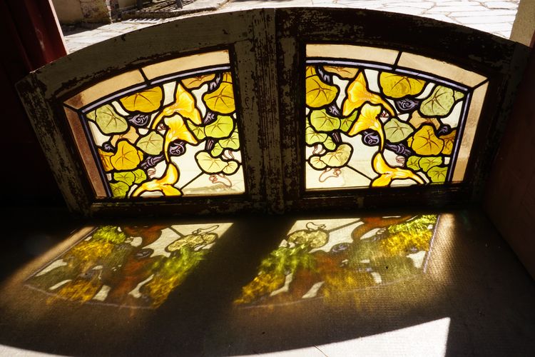 Stained glass - stained glass windows - Capucines impost