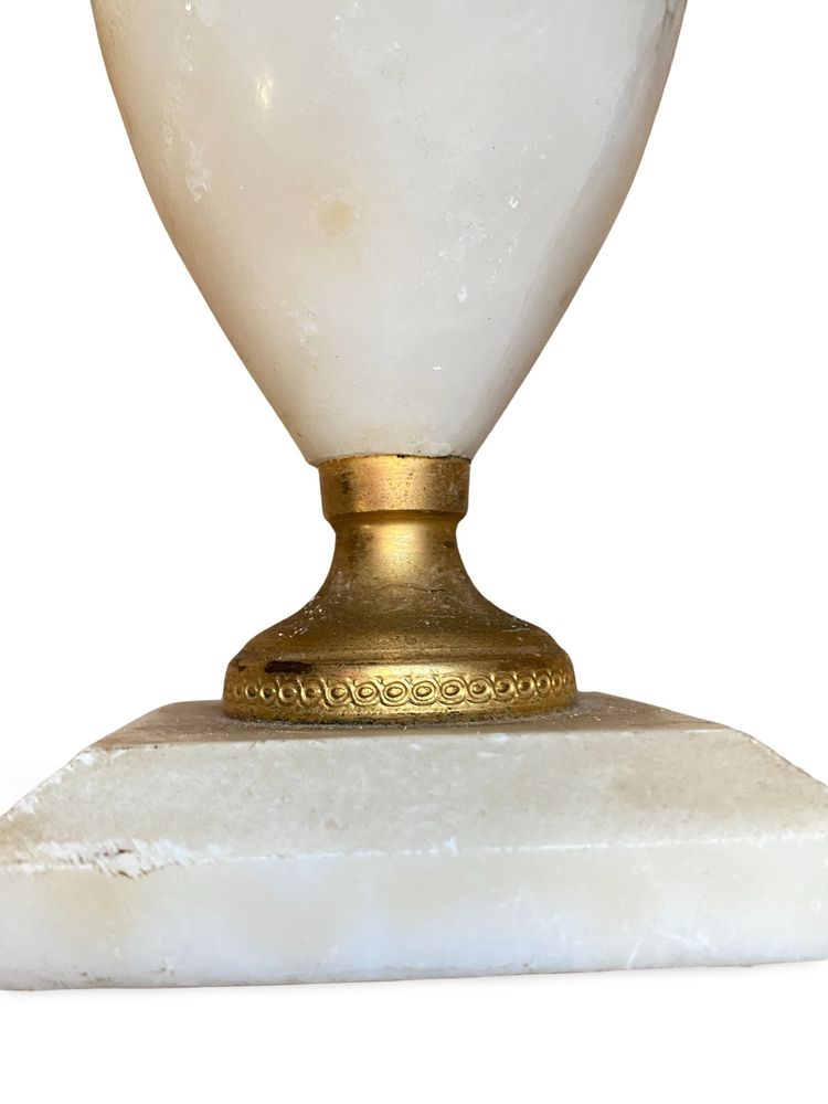Neoclassical lamp in alabaster and gilded bronze – Height 30cm