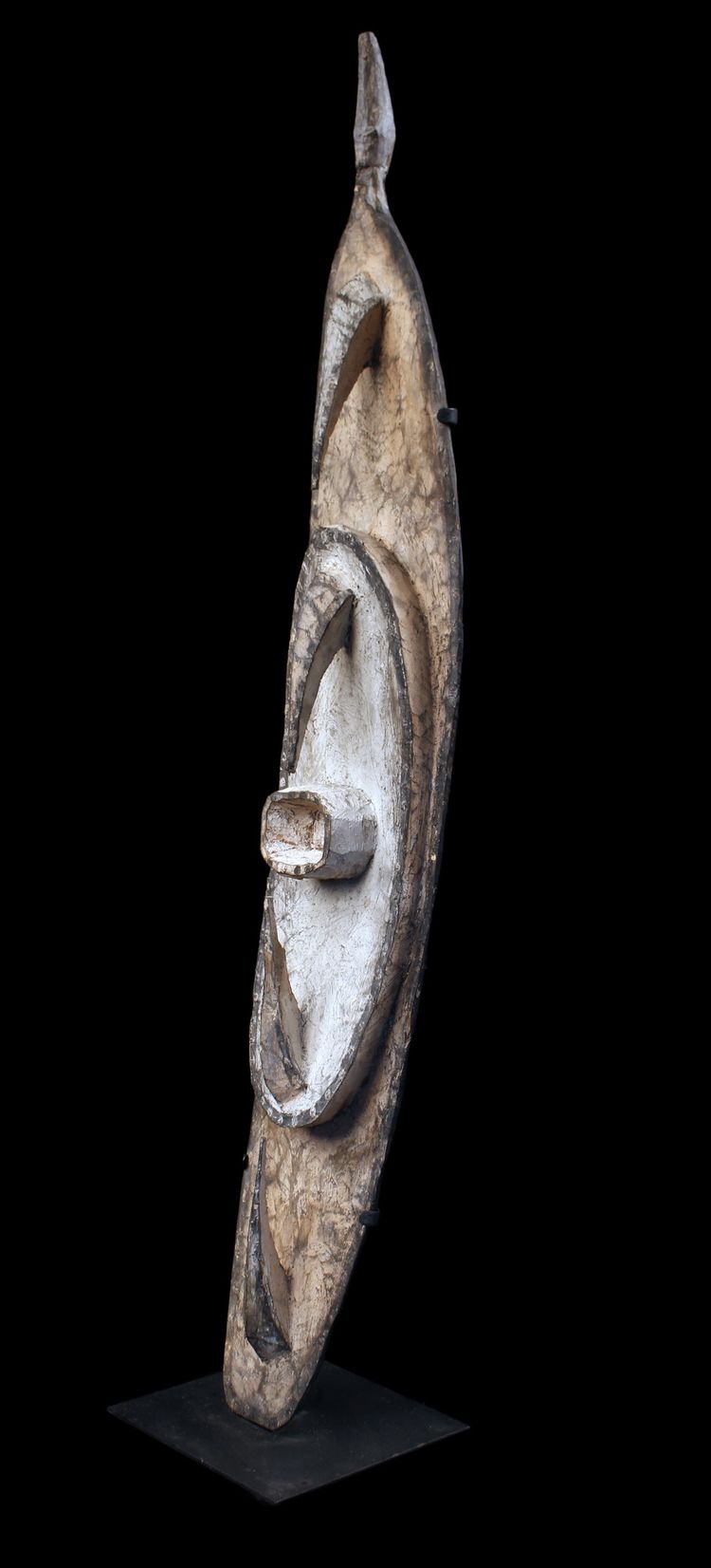 Garra mask, crochet mask, tribal art, Oceanic art, Papua New Guinea, sculpture