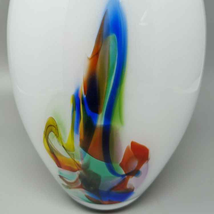 Splendido vaso anni '70 realizzato a mano in vetro di Murano. Prodotto in Italia.