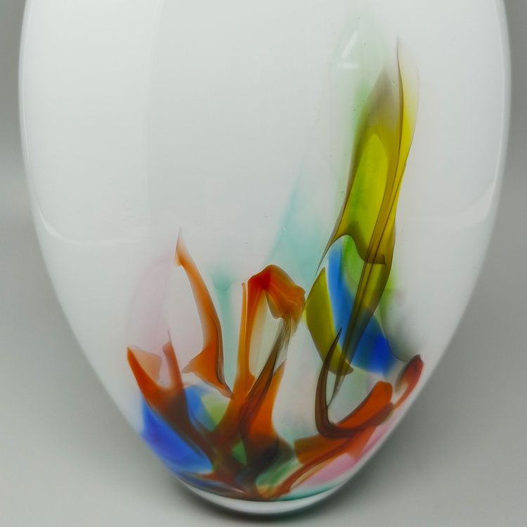 Splendido vaso anni '70 realizzato a mano in vetro di Murano. Prodotto in Italia.