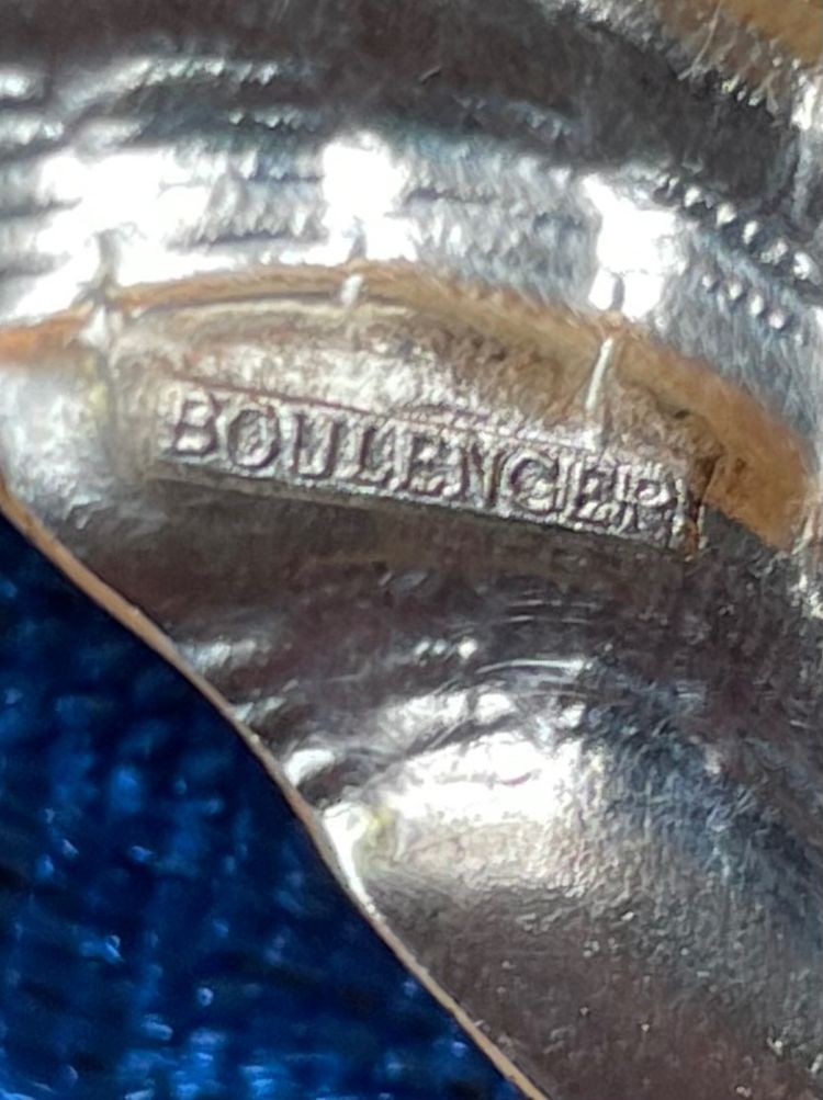 Boulenger strawberry scoop and shaker.