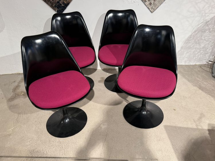 Knoll Studio 4 swivel chairs Eero Saarinen 1956
