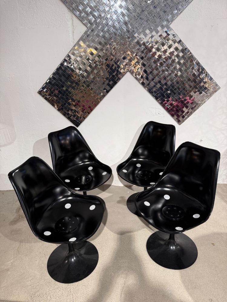 Knoll Studio 4 swivel chairs Eero Saarinen 1956