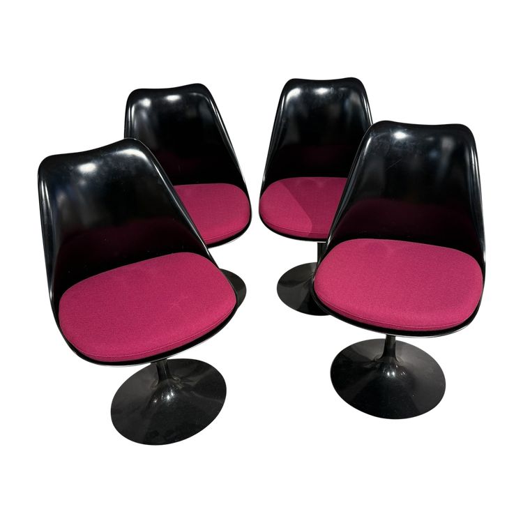 Knoll Studio 4 swivel chairs Eero Saarinen 1956