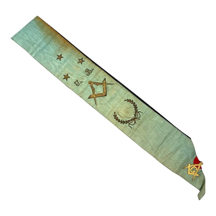 Freemason cord or belt, double-sided, embroidered decoration with its pouch. France, early 20th century