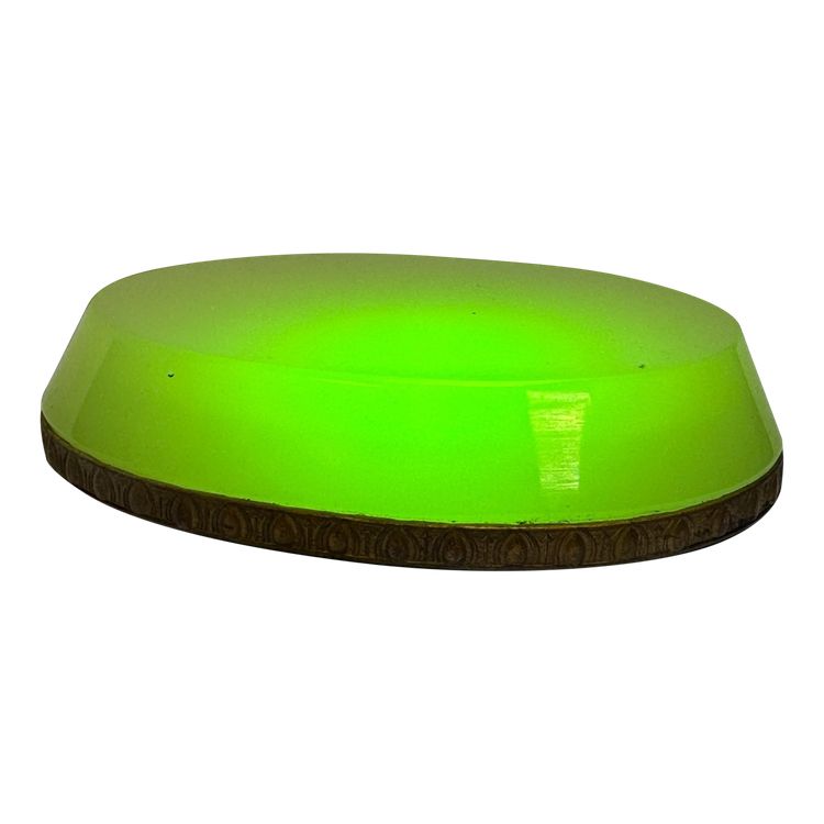 Oval box in uraline opaline