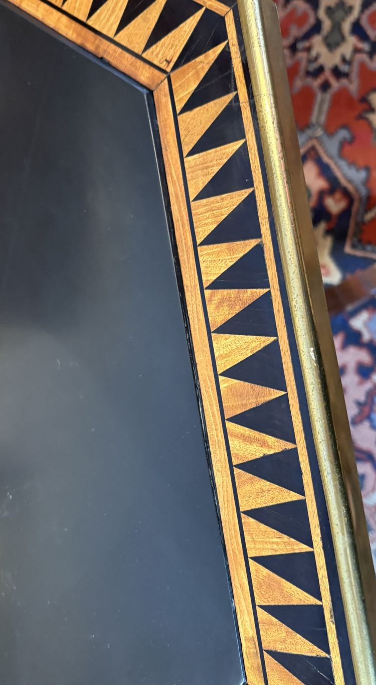 GUERIDON OCTOGONAL BASCULANT D’EPOQUE DIRECTOIRE