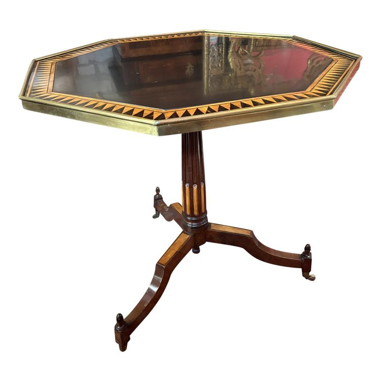 GUERIDON OCTOGONAL BASCULANT D’EPOQUE DIRECTOIRE