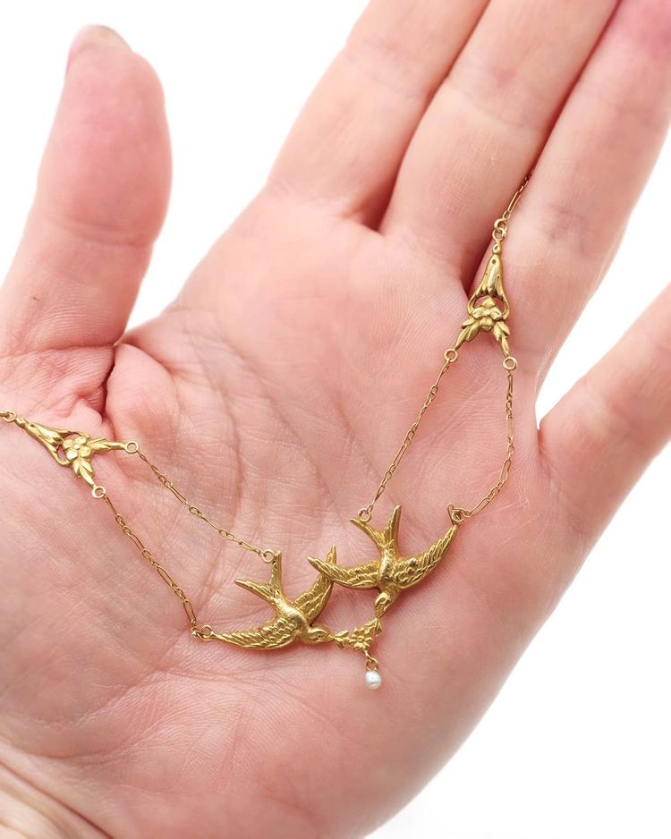 Collana con rondine in stile Art Nouveau in oro 18k, coppia di uccelli, perla fine, fiore, gioielli antichi