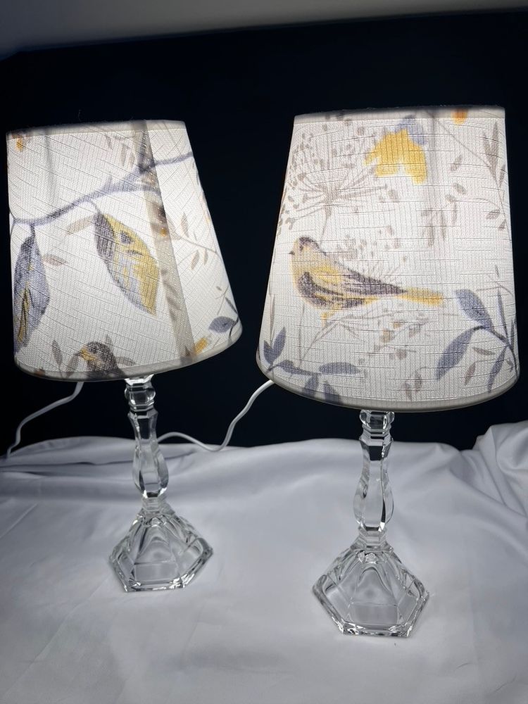 PAIR OF CANDLE HOLDERS in cut crystal.