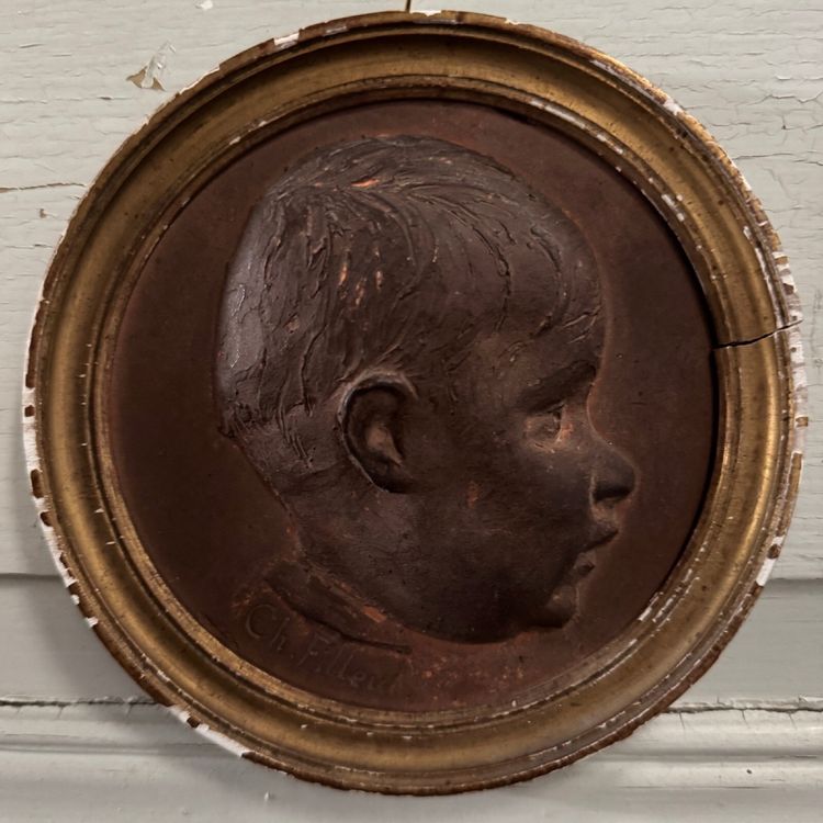 Medaillon aus Terrakotta von Charles Filleul Profil junger Junge XX.