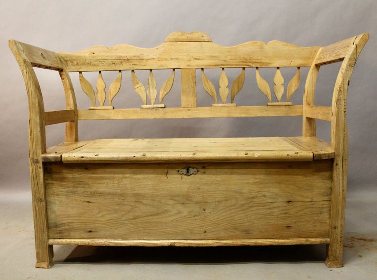 Savoyard Storage Bench with Openwork Backrest