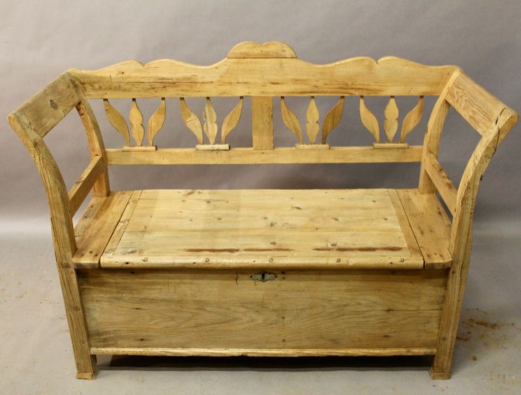 Savoyard Storage Bench with Openwork Backrest