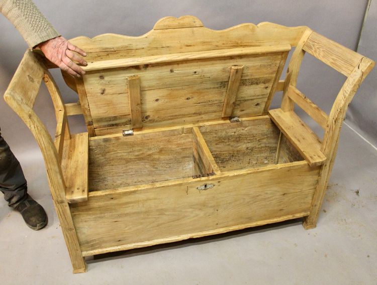 Savoyard Storage Bench with Openwork Backrest