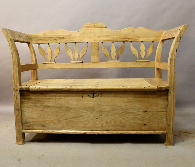 Savoyard Storage Bench with Openwork Backrest