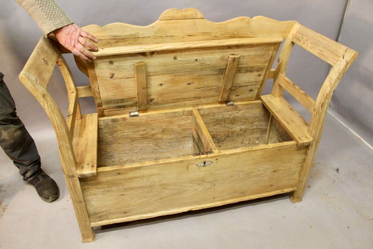 Savoyard Storage Bench with Openwork Backrest