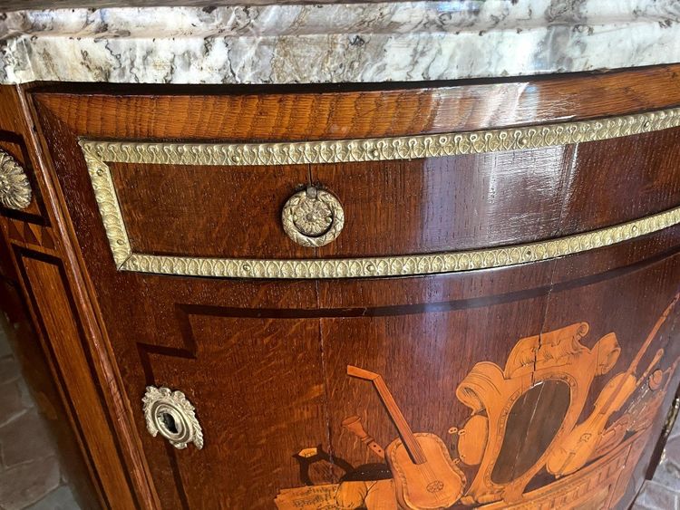 Kleine Kommode Halbmond Epoche Louis XVI
