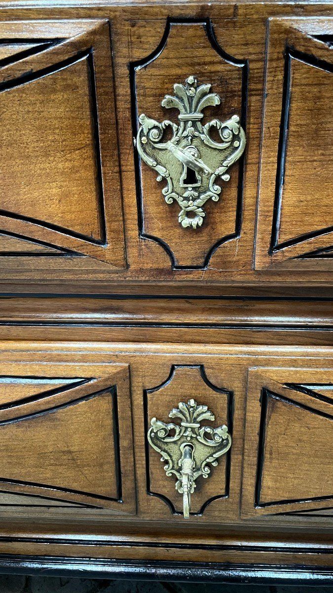 Regency Commode Dite "Mazarine" In Nussbaum
