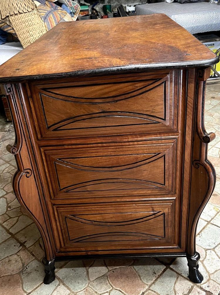 Regency Commode Dite "Mazarine" In Nussbaum