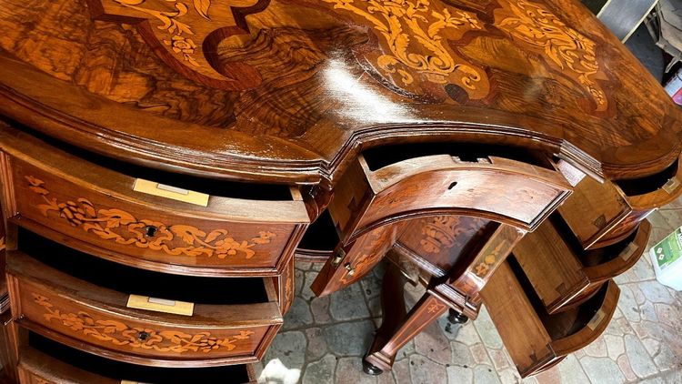 Mazarin Schreibtisch In Nussbaum Und Ahorn