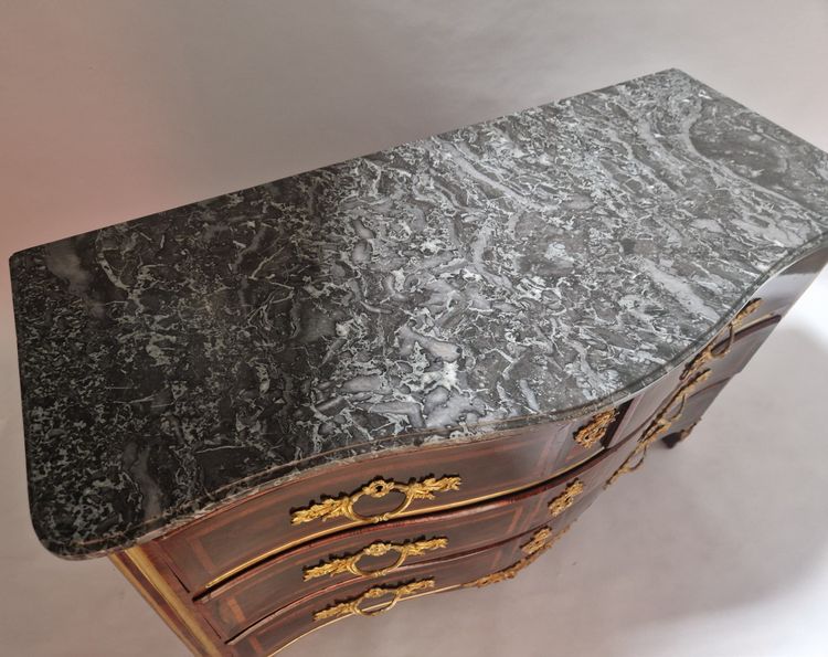 Cassettiera con frontale curvo in lastra di intarsio - periodo Regency