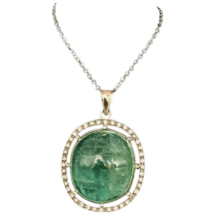 Anhänger Mit Smaragd In Cabochon Und Diamanten Besetzt