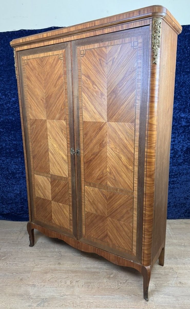 Lovely Louis XV style cabinet in marquetry from the 20th century
