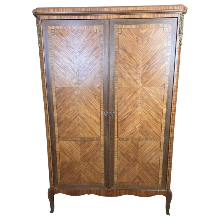 Lovely Louis XV style cabinet in marquetry from the 20th century