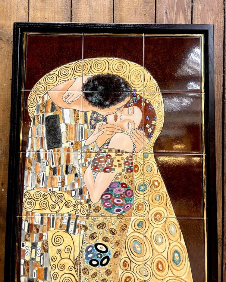 Gemälde auf Keramik nach Klimts "Der Kuss" - 24 Karat Vergoldung