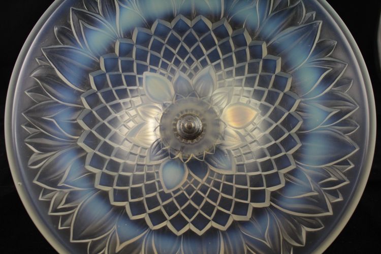 Opalescent glass bowl on chrome-plated metal pedestal circa 1930