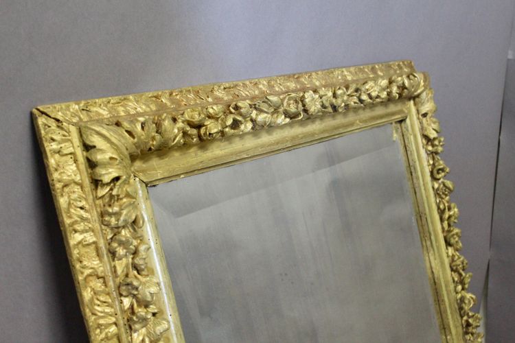 Important Miroir Louis XIV Richement Sculpté De Fleurs En Bois Doré