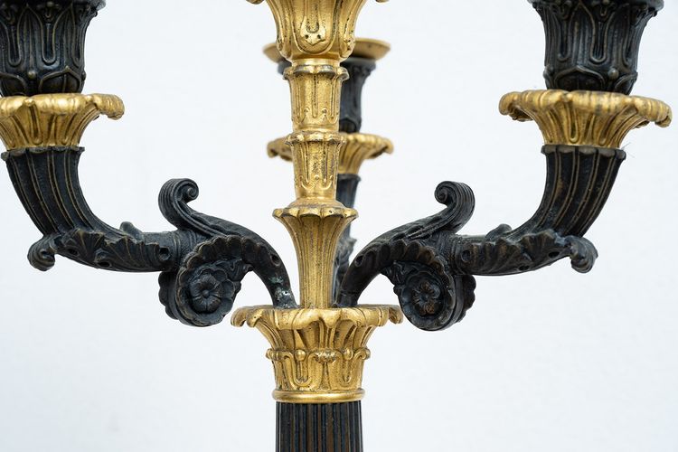 Paire de chandeliers ancienne Charles X, France, début XIXe siècle.