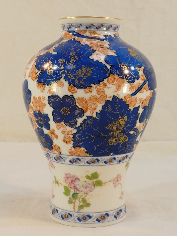 HAVILAND Vase in LIMOGES porcelain model DAMMOUSE