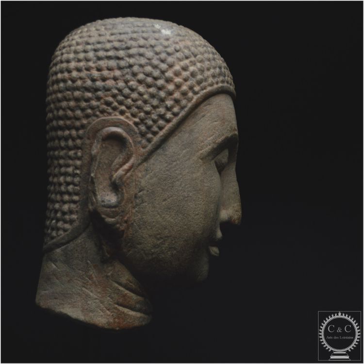 Ex Regno del Siam, scuola di Ayutthaya, XV-XVI secolo, Grande testa di Buddha in pietra