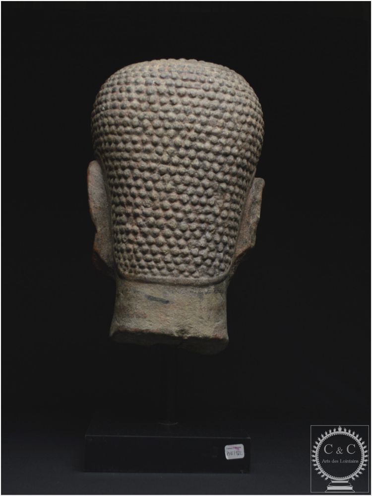 Ex Regno del Siam, scuola di Ayutthaya, XV-XVI secolo, Grande testa di Buddha in pietra
