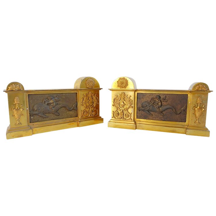 Paire de chenets, feux en bronze doré, époque Empire Restauration