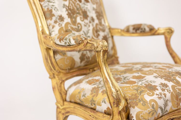 Fauteuil de style Louis XV, avec son dossier à la reine. Époque 1900-1950. LS5602435?M