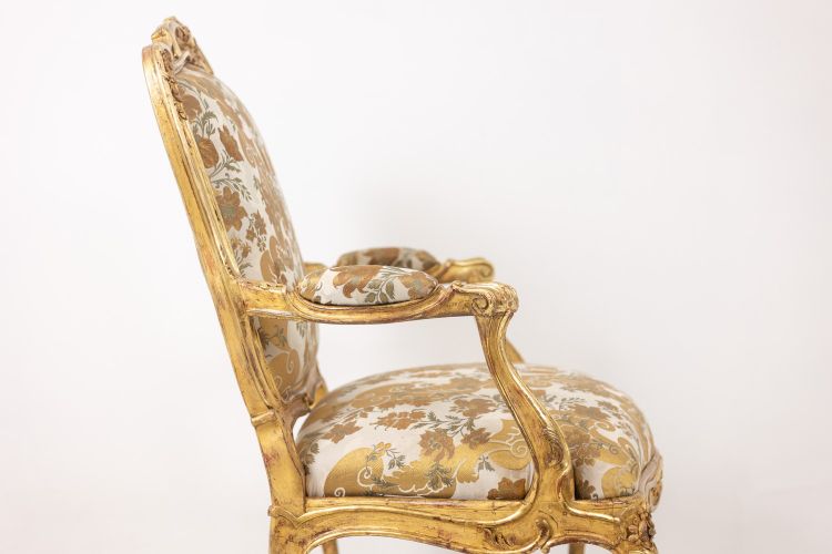 Fauteuil de style Louis XV, avec son dossier à la reine. Époque 1900-1950. LS5602435?M